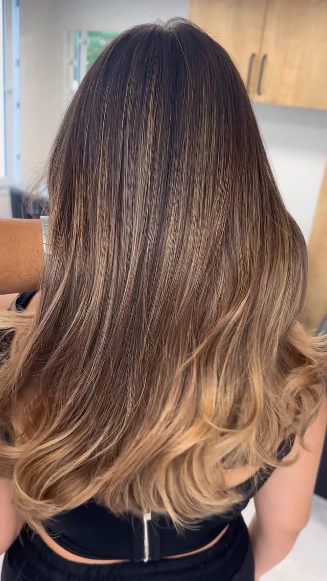 #airtouch BALAYAGE !! 🥳🥳
 
🤩😊🙏
#sombre  izmir
#ombrehair  #hairstyles  #instagram umutdemironline 

@umutdemironline