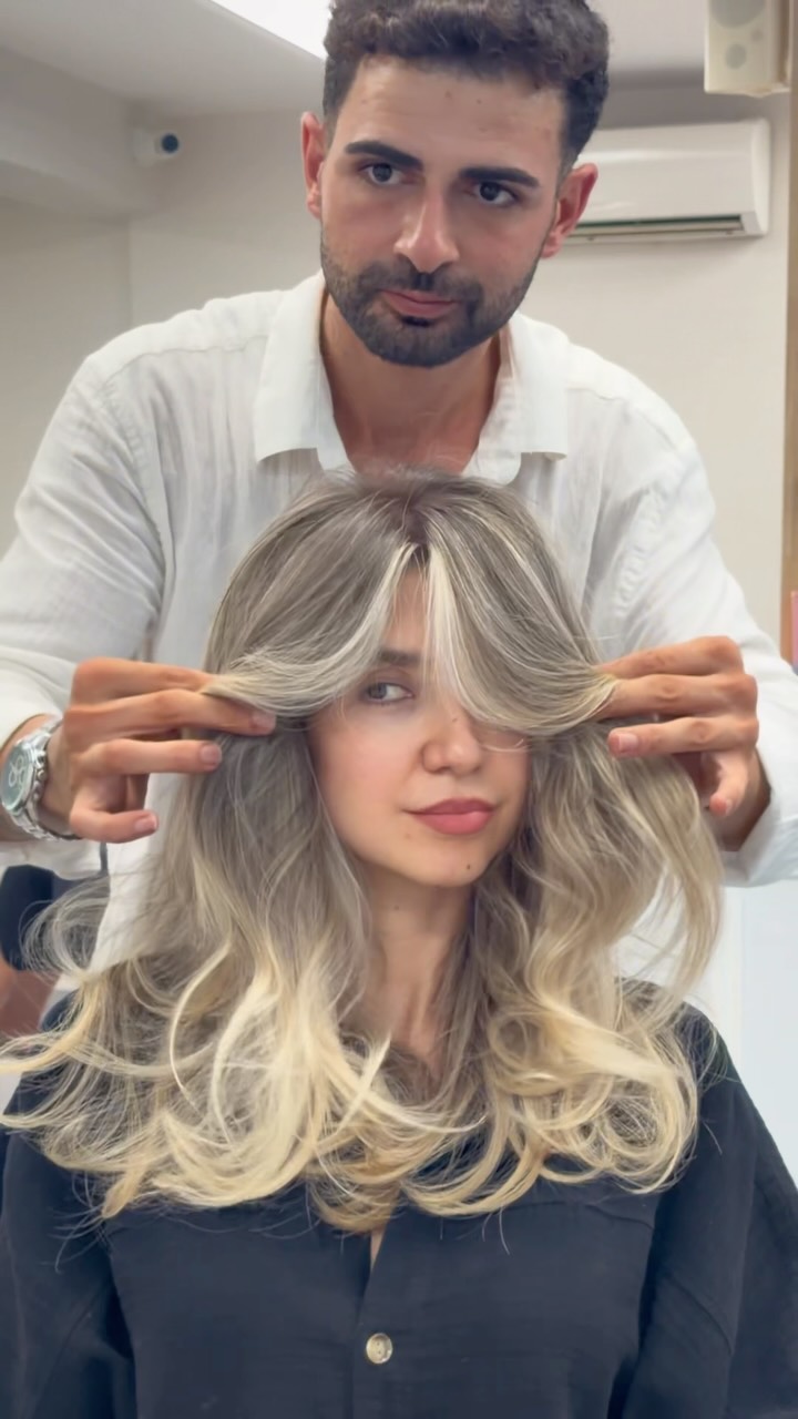 Solmuş saçlara Air Touch dokunuşu ✨
Sarının en ışıltılı tonlarıyla saçları yeniden canlandırdık.
Doğal geçişler, maksimum parlaklık
#airtouch BALAYAGE !! 🥳🥳
🤩😊🙏
#airtouch #i̇zmir #alsancak #hairstyles
